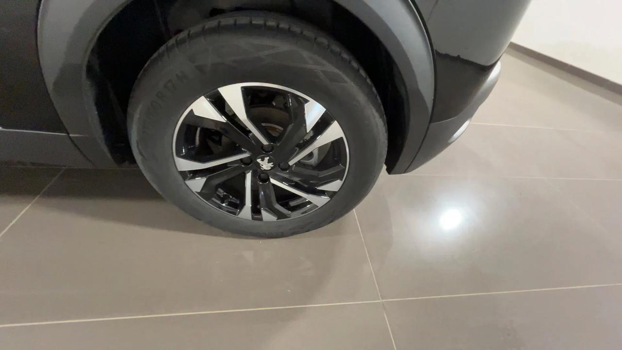 Peugeot 2008 motore elettrico 136 CV Allure Pack