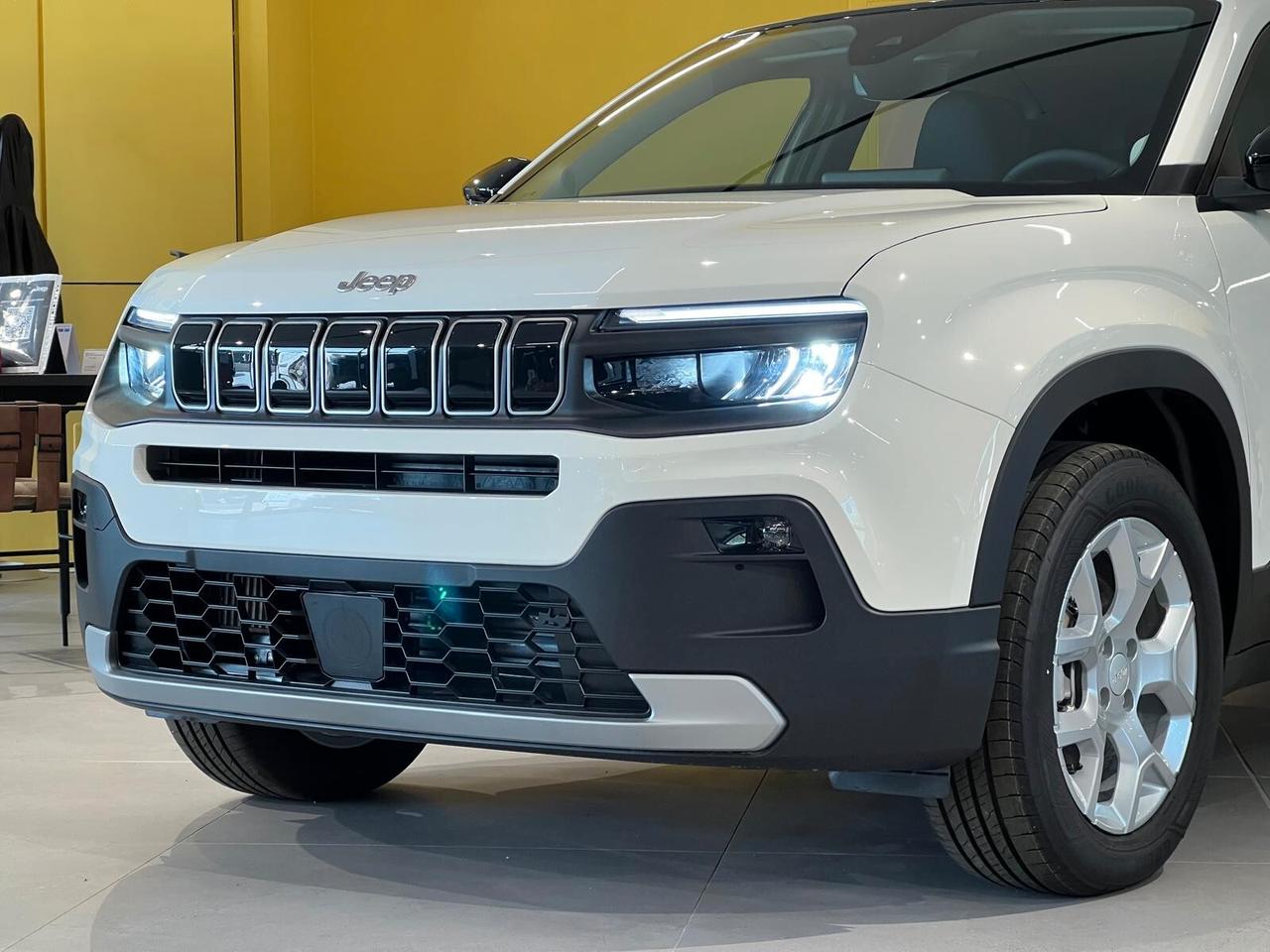 Jeep Avenger 1.2 Turbo 100 CV MHEV Tech & Sky