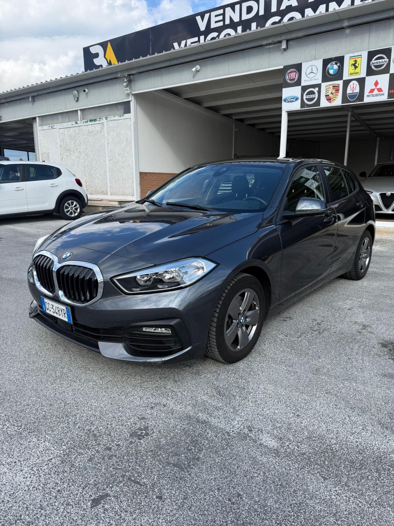 Bmw 116 116d 5p. Business Advantage