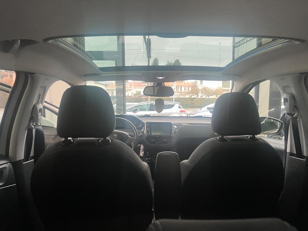 Peugeot 208 1.2 VTi 82 CV 5 porte Active 100000 KM