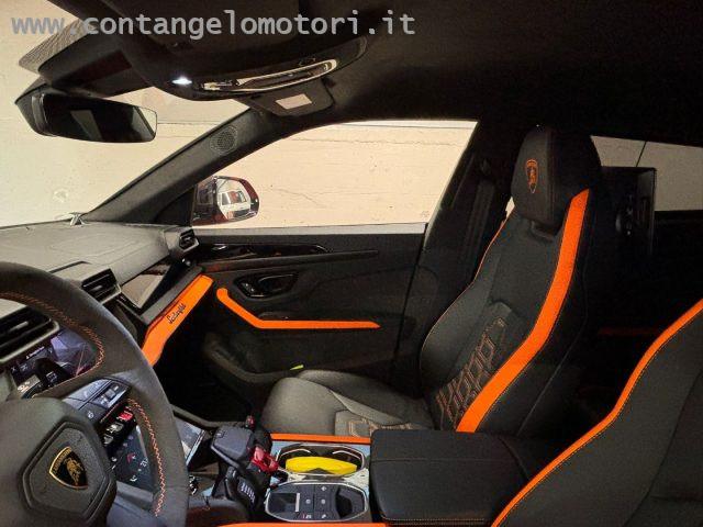 LAMBORGHINI Urus 4.0 SE vettura ufficiale