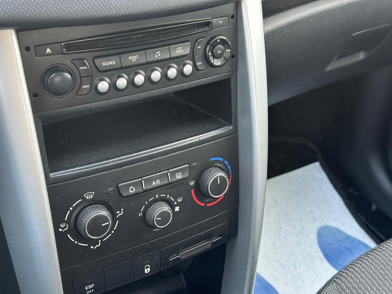 Peugeot 207 1.6 8V HDi 93CV 5p. Sweet Years