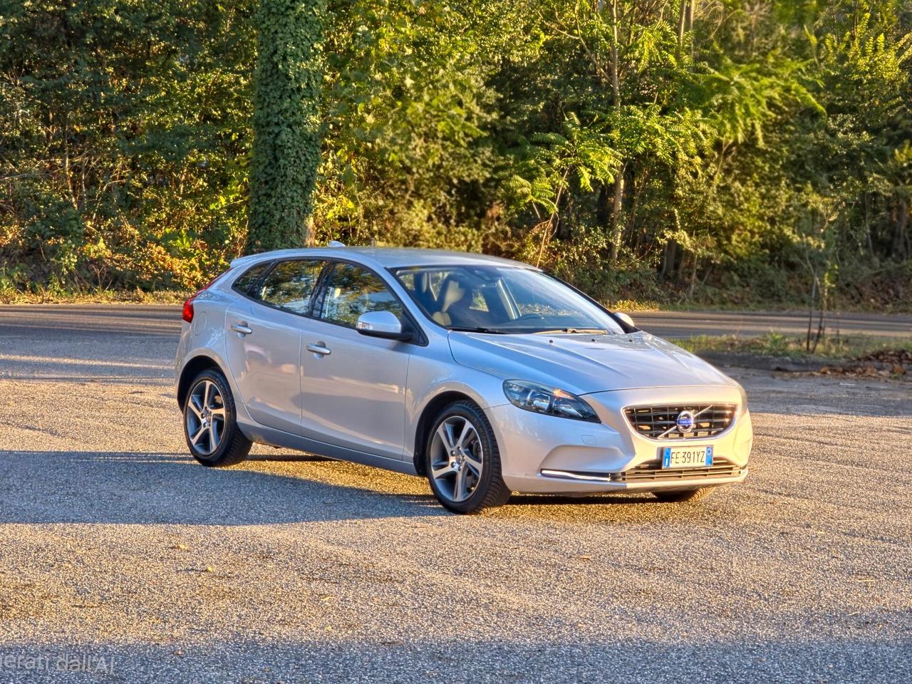 Volvo V40 D4 Momentum CV-120 Automatica E6 NEO 2016