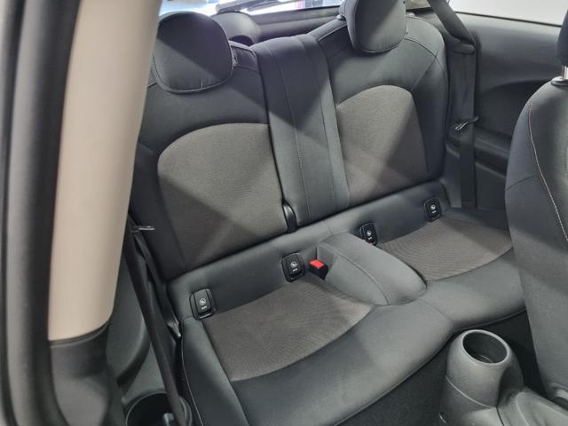 MINI Cooper D 1.5 Cooper D AUTOMATICA