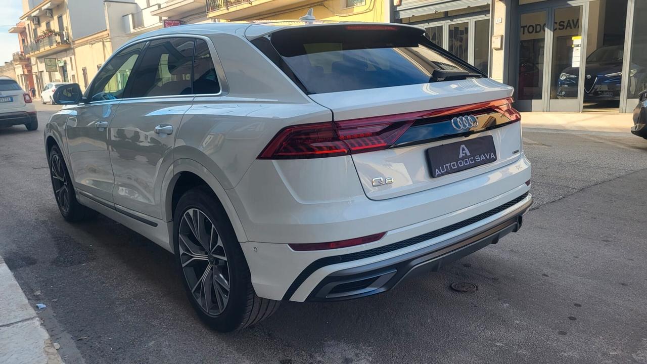 Audi Q8 50 TDI 286 CV Quattro S-Line...