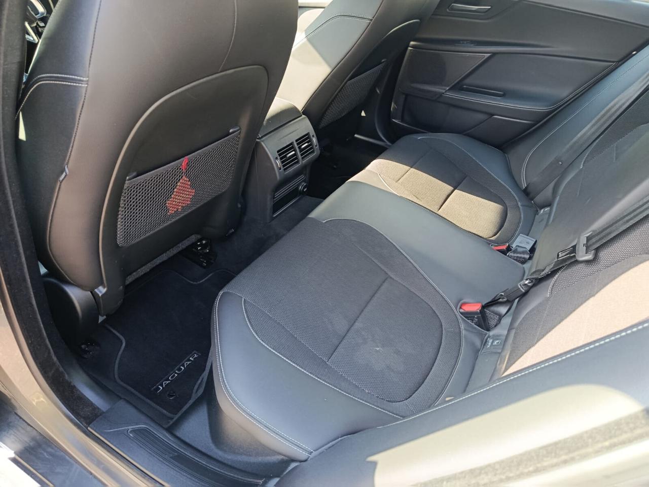 Jaguar XE 2.0 D 204 CV aut. R-Dynamic HSE