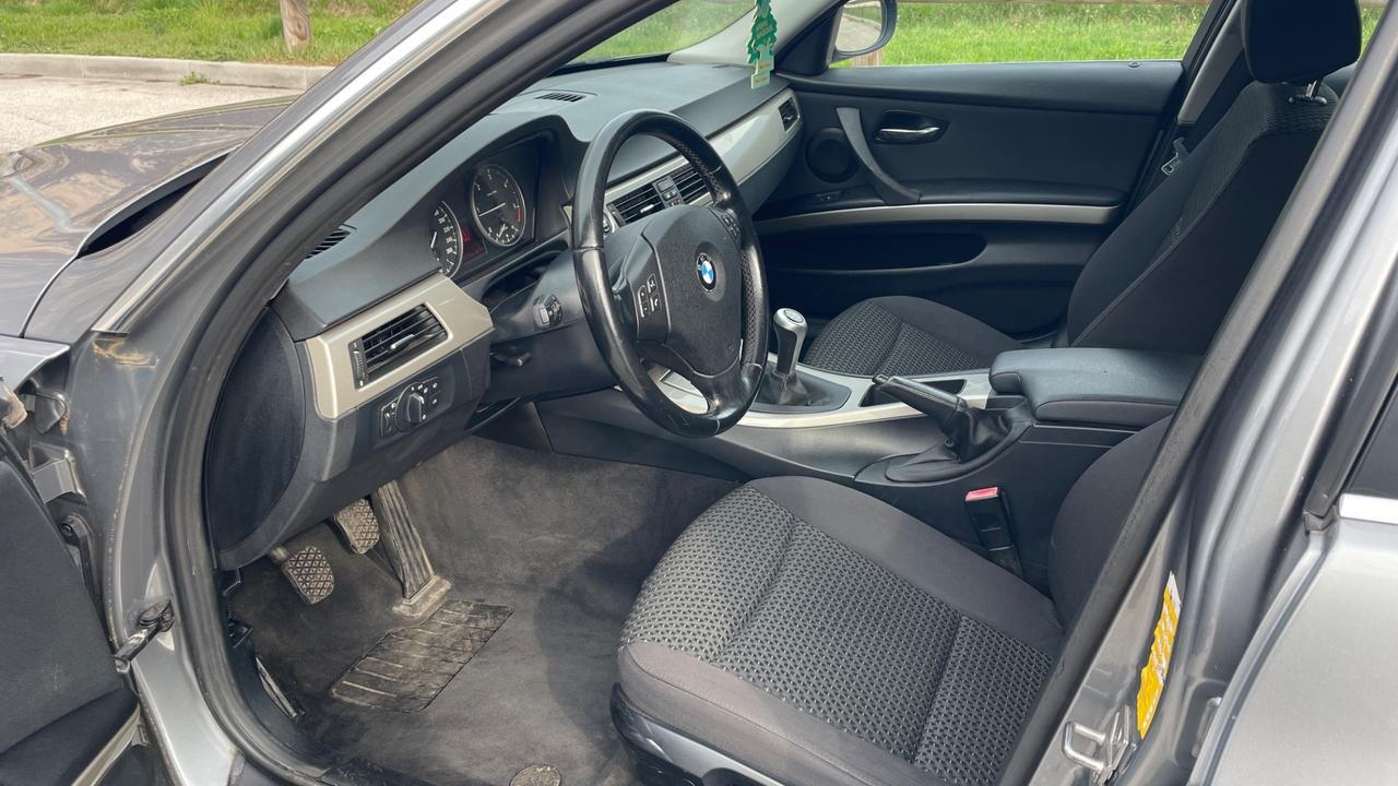 BMW 320D XDRIVE TOURING MANUALE - 2011