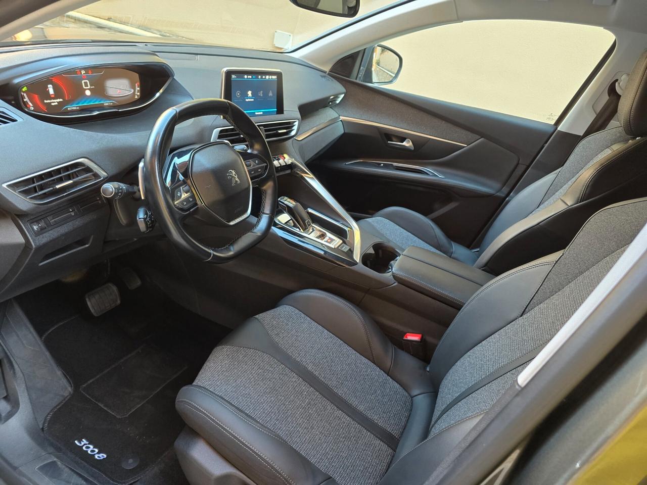 Peugeot 3008 BlueHDi 130 S&S EAT8 Allure
