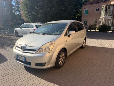 Toyota Corolla Verso 2.2 16V D-4D Sol
