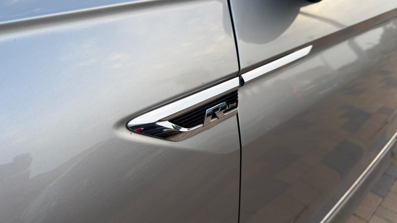 Volkswagen Tiguan R-LINE 2.0 TDI DSG