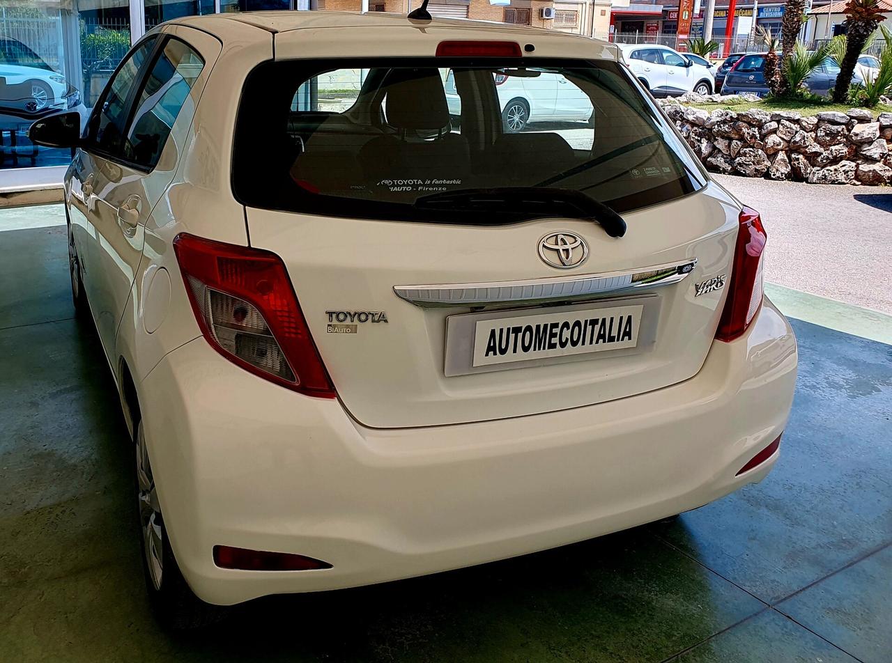Toyota Yaris Lounge 1.0 BENZ. CON NAVI - 2013 - KM. 82.000