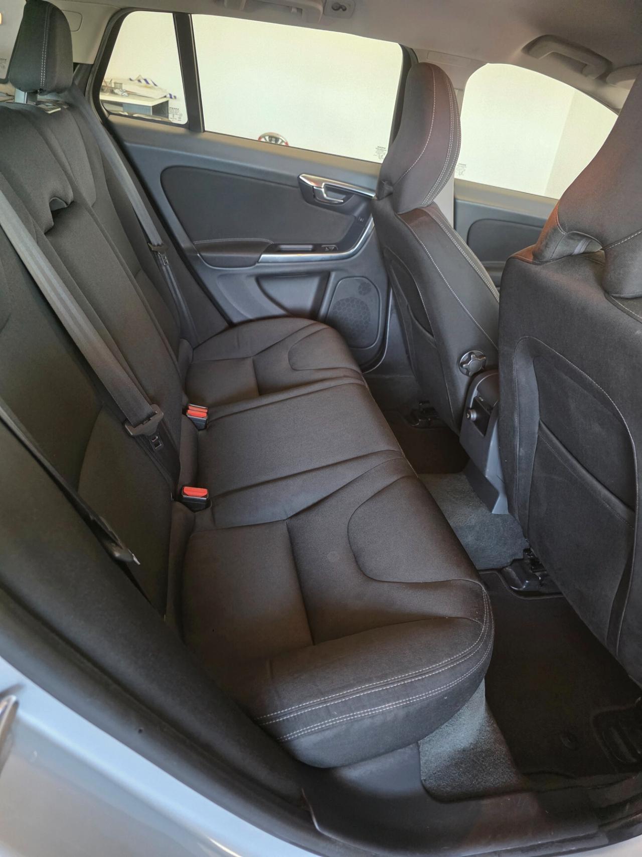 Volvo V60 D2 1.6 Momentum
