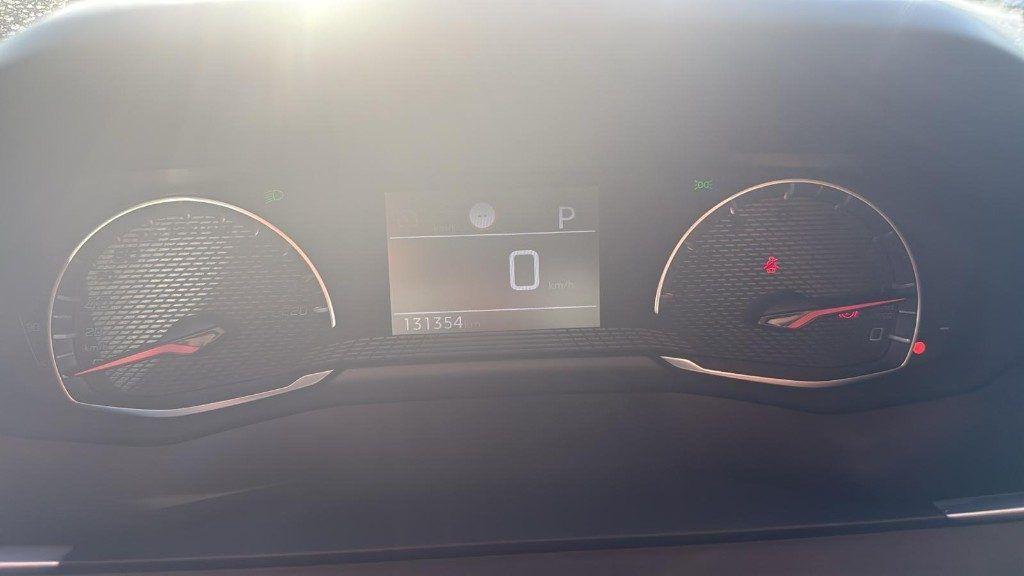 Peugeot 2008 BlueHDi 130 S&S EAT8 Allure