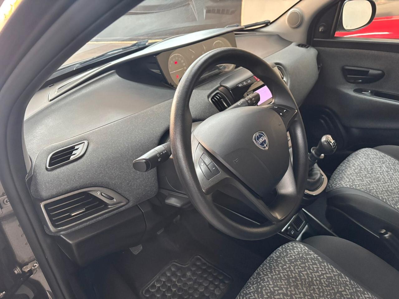 Lancia Ypsilon 1.0 FireFly 5 porte S&S Hybrid Silver Plus