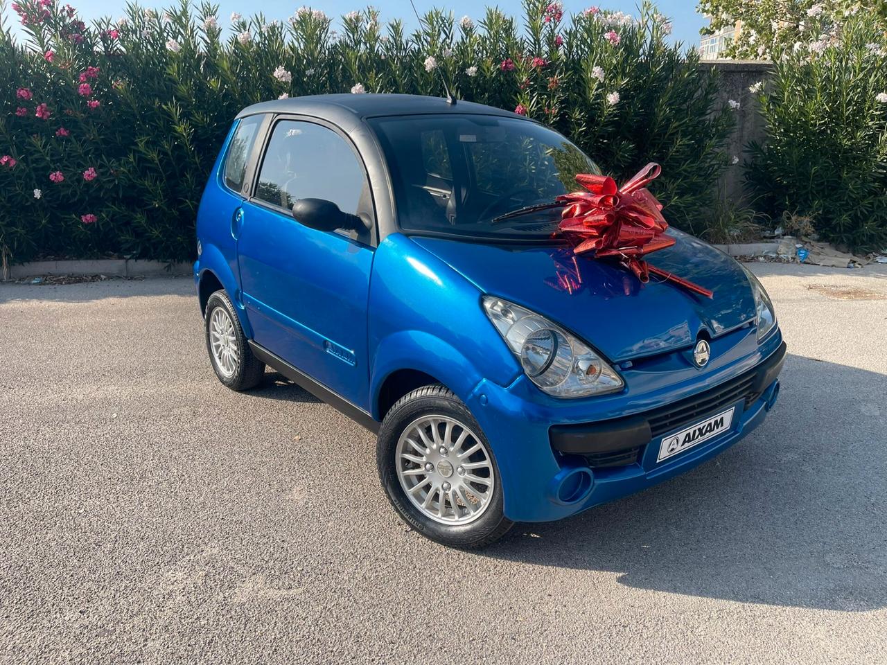 Minicar Aixam City blue edition