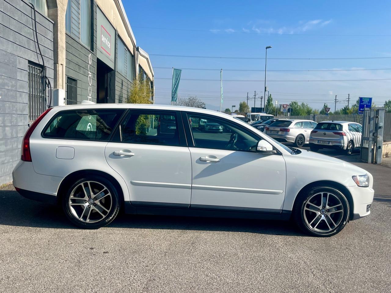 Volvo V50 D2 1.6D Drive R-design