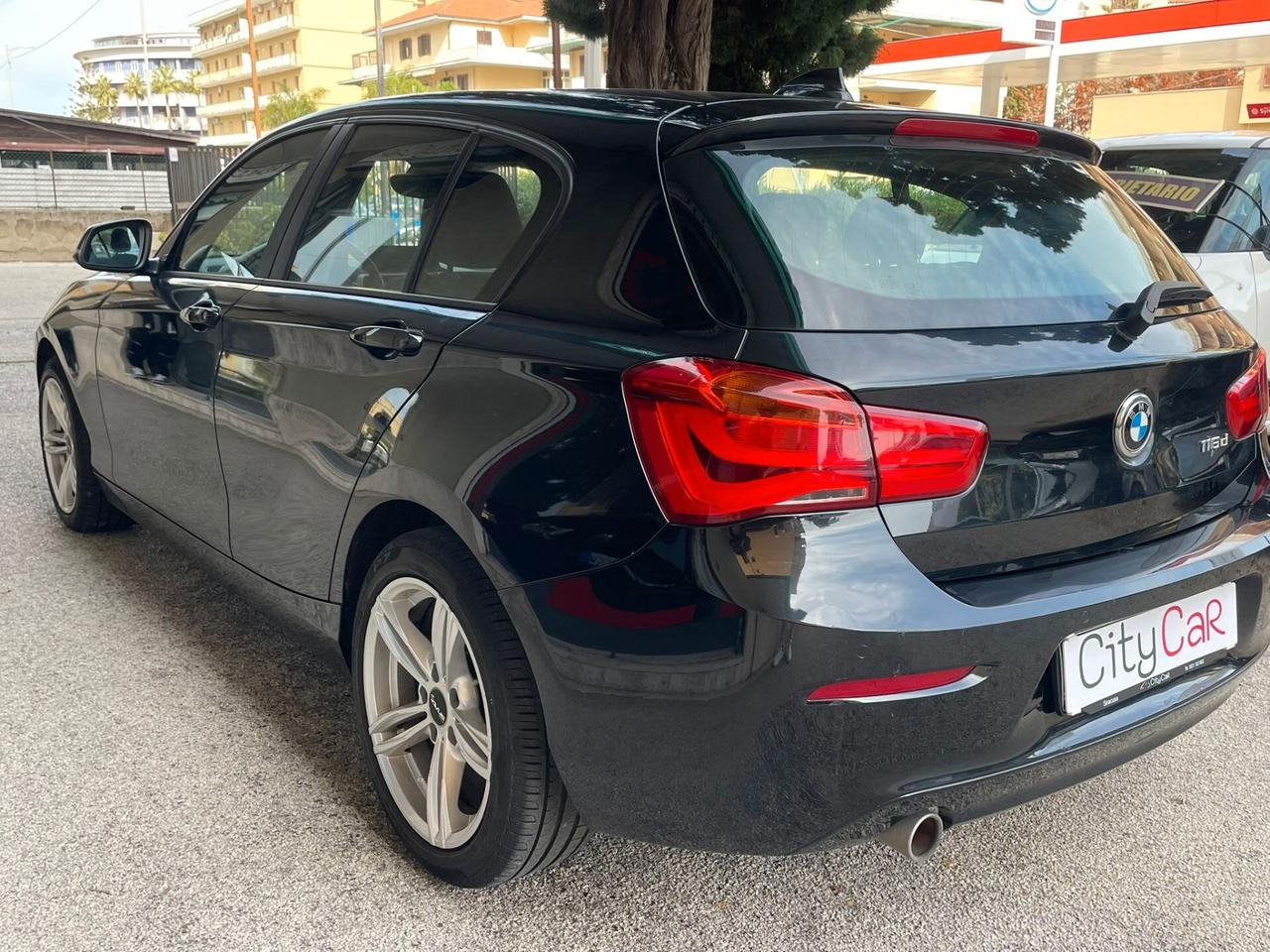 Bmw 116 116d 5p. Urban