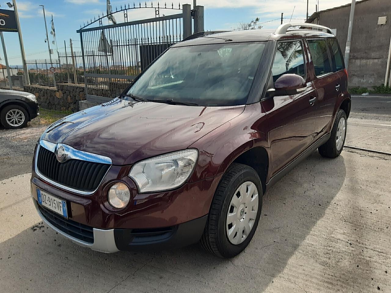 SKODA YETI 1.2 BENZINA 60.000 KM UNICOPROPRIETARIO