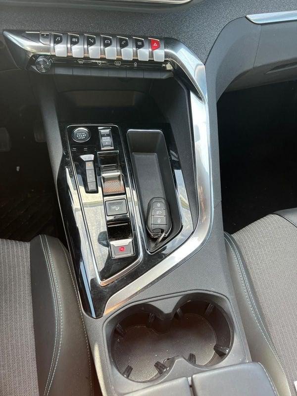 Peugeot 3008 3008 Hybrid4 300 e-EAT8 Allure Pack