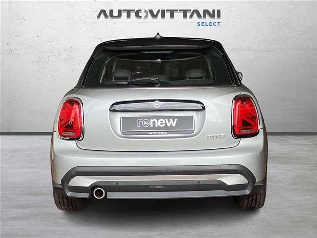 MINI Mini 5 Porte 1.5 Twin Power Turbo Cooper Essential