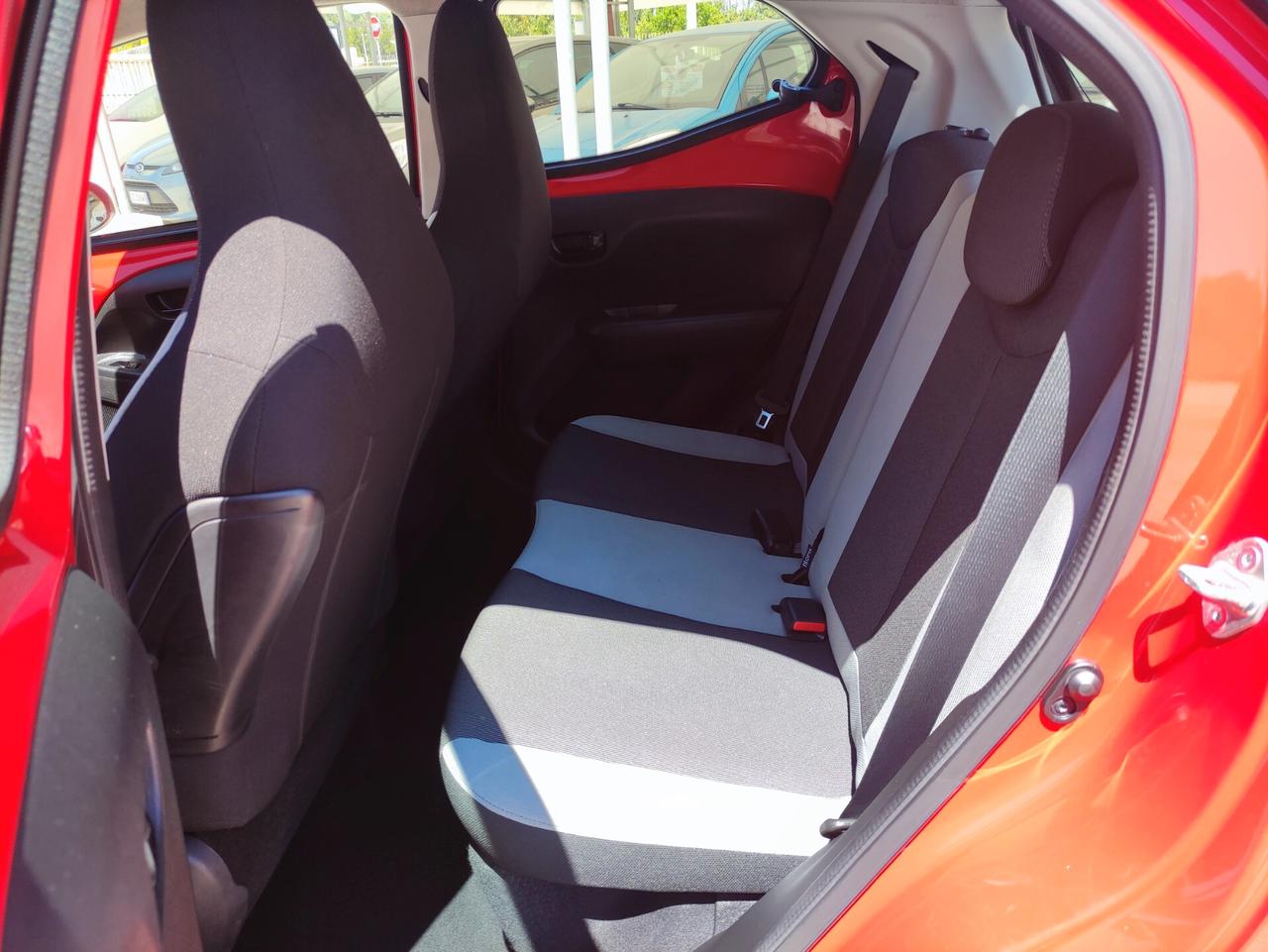 Toyota Aygo 1.0 VVT-i 69 CV 5 porte x-cool