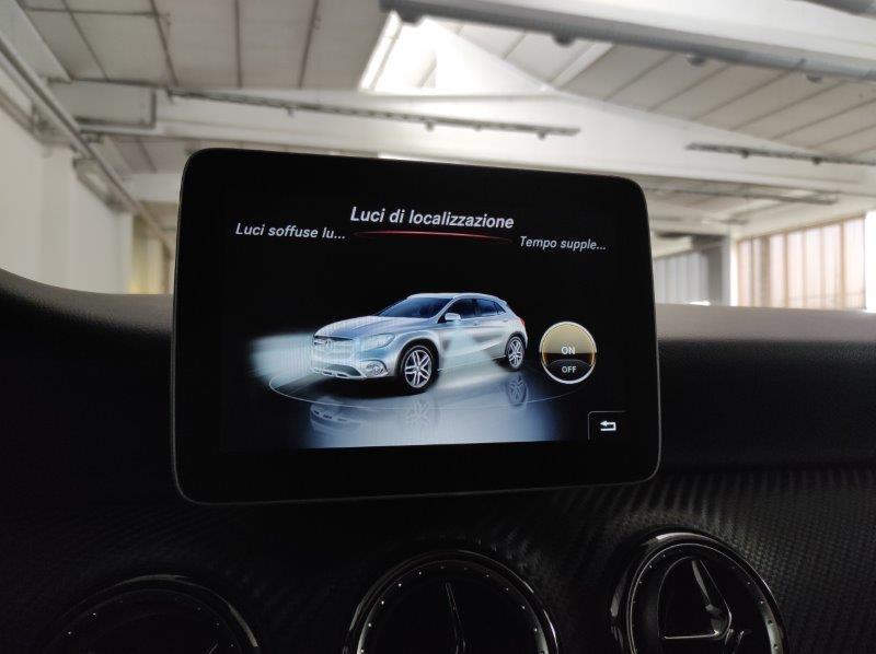 Mercedes-Benz GLA (X156) - GLA 200 d Automatic 4Matic Business Extra