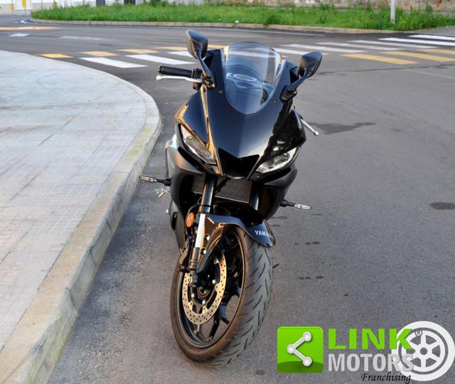 YAMAHA YZF R3 Pari al Nuovo