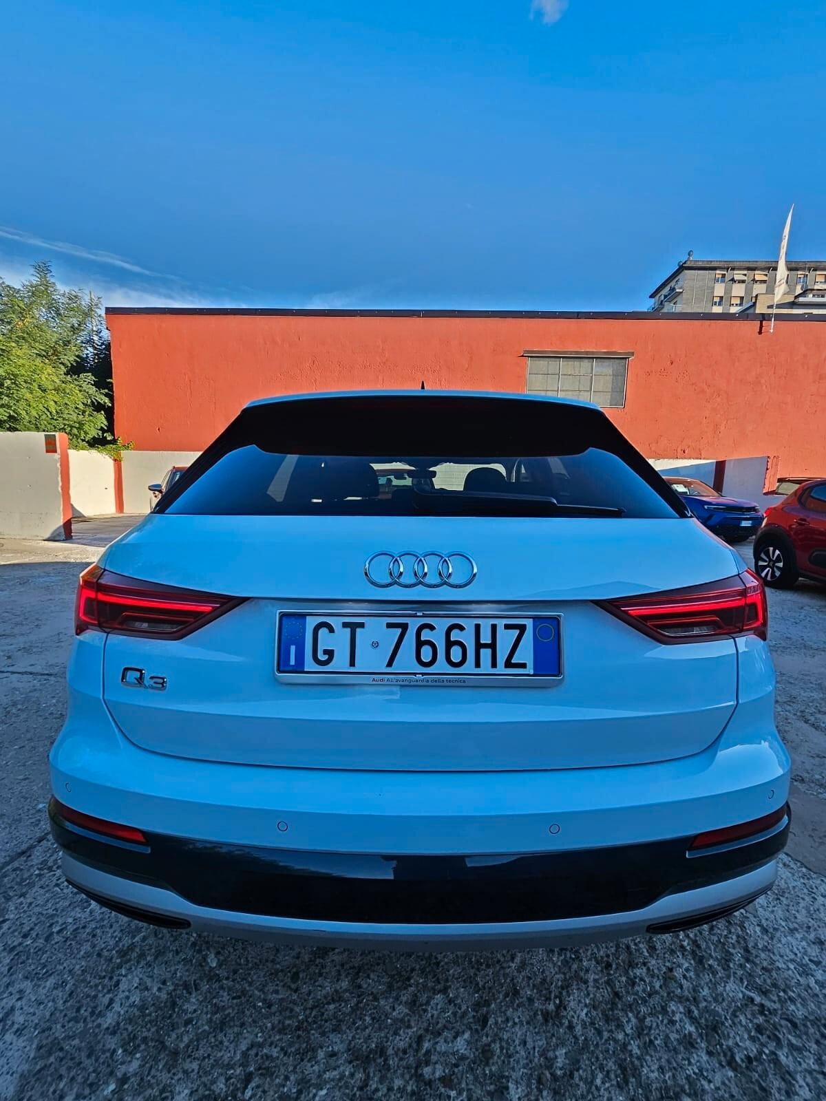 Audi Q3 35 TFSI S tronic Business Advanced