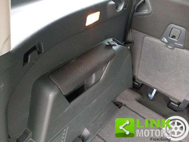 PEUGEOT 5008 1.6 HDi 110CV Tecno