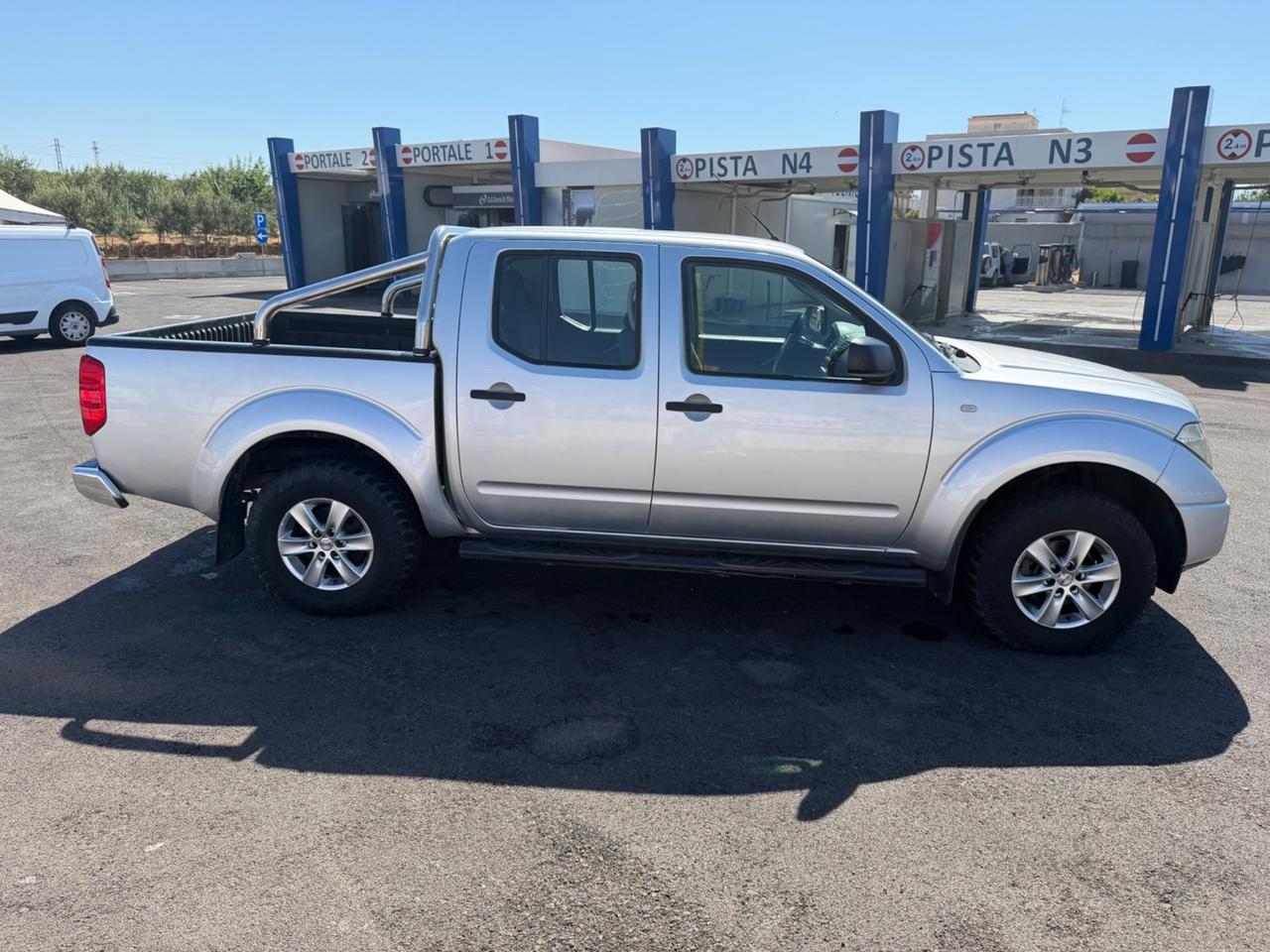 Nissan Navara 2.5 dCi 4 porte Double Cab XE 4X4 AUTOMATICA