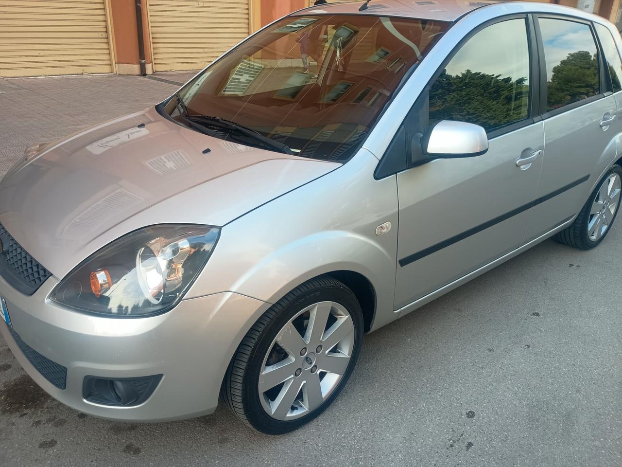 Ford Fiesta 1.6 TDCi 5p. Collection