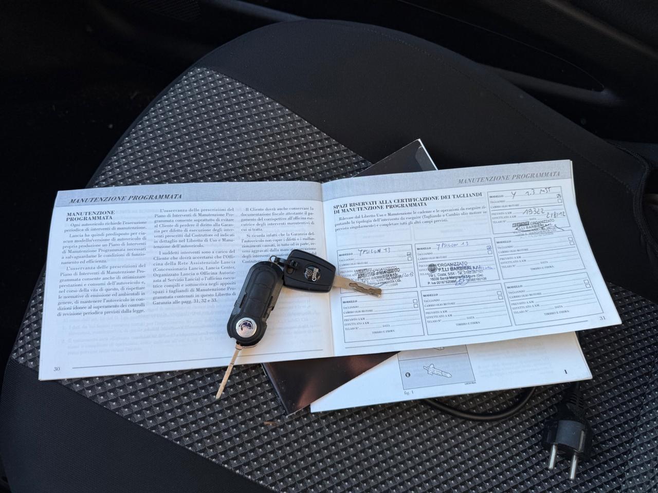 Lancia Ypsilon 1.3 MJT 75 CV Unyca