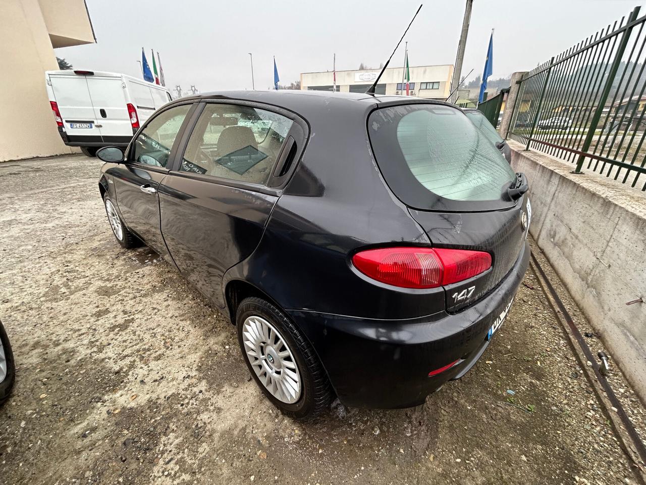 Alfa Romeo 147 1.9 JTD (120) 5 porte Black Line