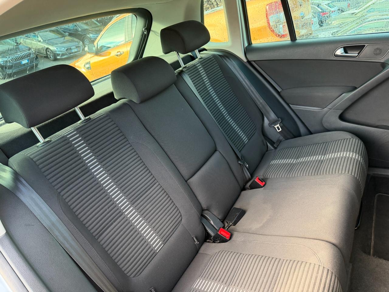 Volkswagen Tiguan 2.0 TDI DPF 4MOTION tiptronic Track & Field