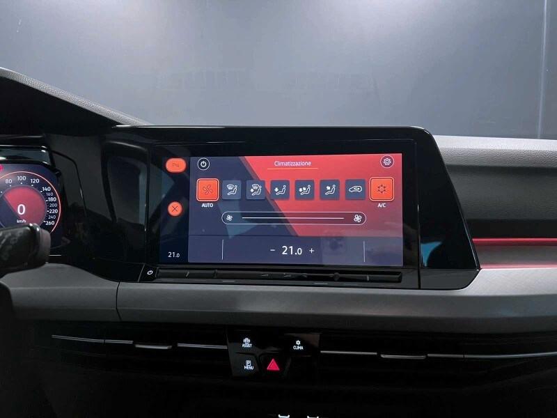 VOLKSWAGEN Golf 8ª serie Golf 1.0 eTSI EVO DSG...