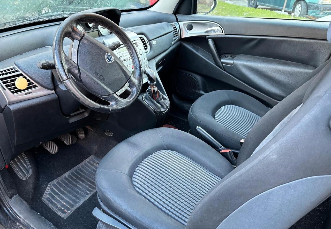 Lancia Ypsilon 1.2 Platino