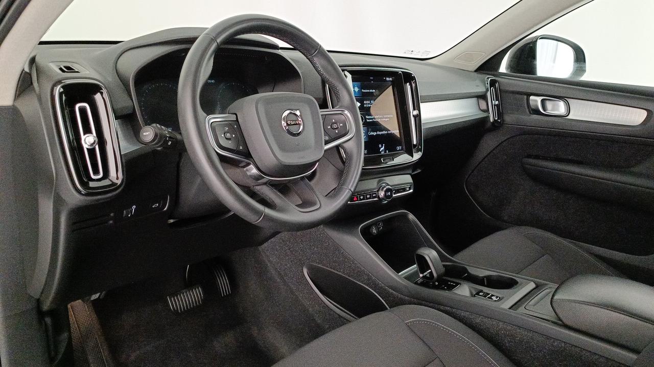 VOLVO XC40 1.5 t2 Momentum auto my21
