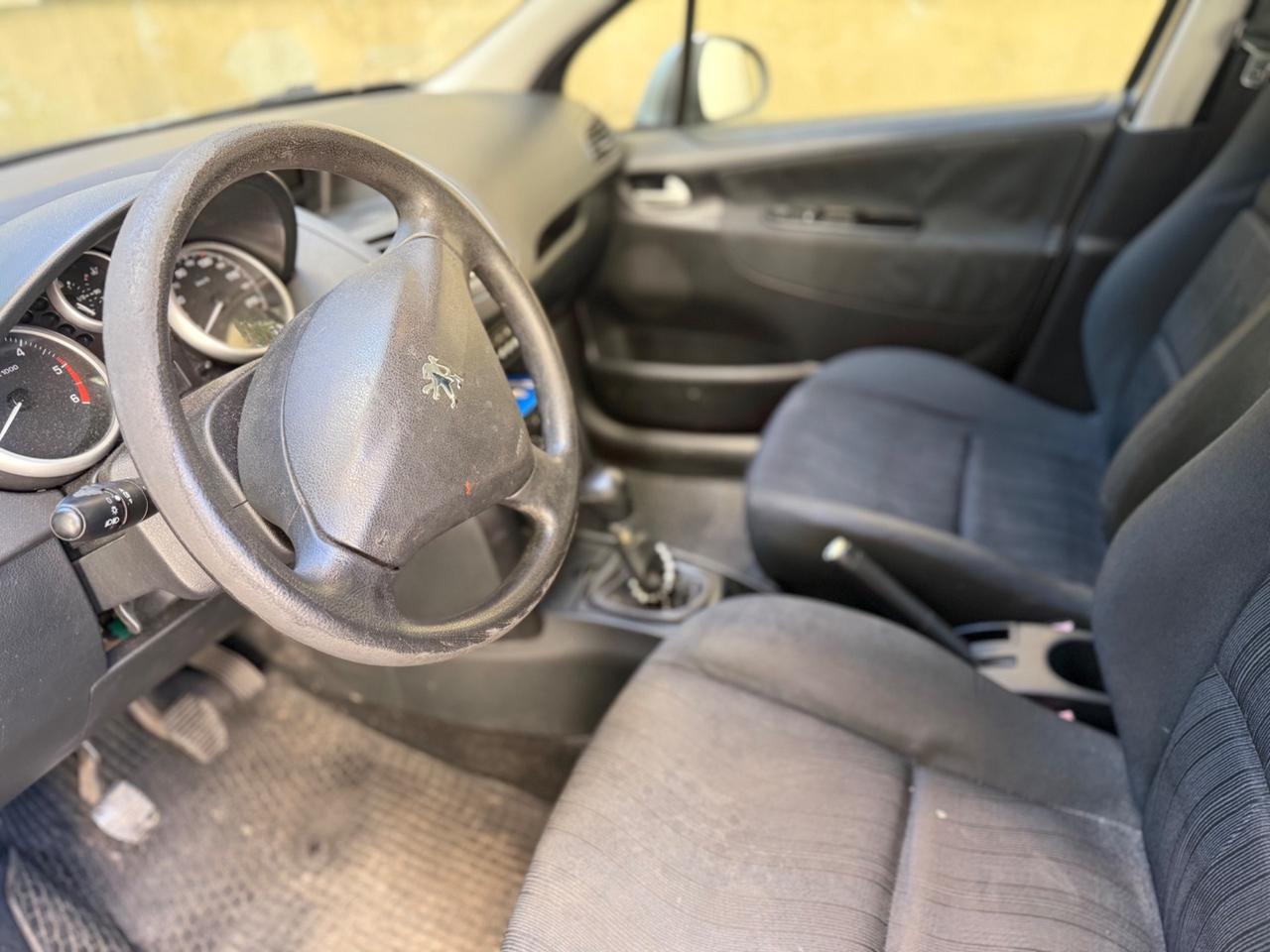 Peugeot 207 1.4 HDi 70CV 5p. ONE Line