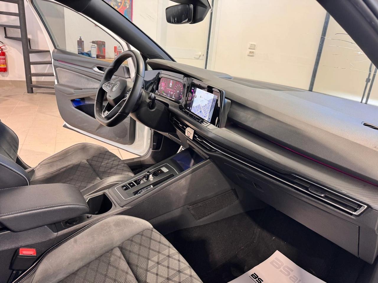 Volkswagen Golf 2.0 TDI 150 CV DSG SCR R-Line