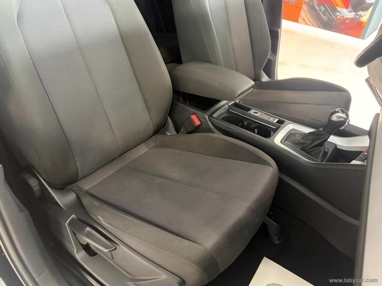 AUDI Q3 35 TDI S tronic Business Advanced