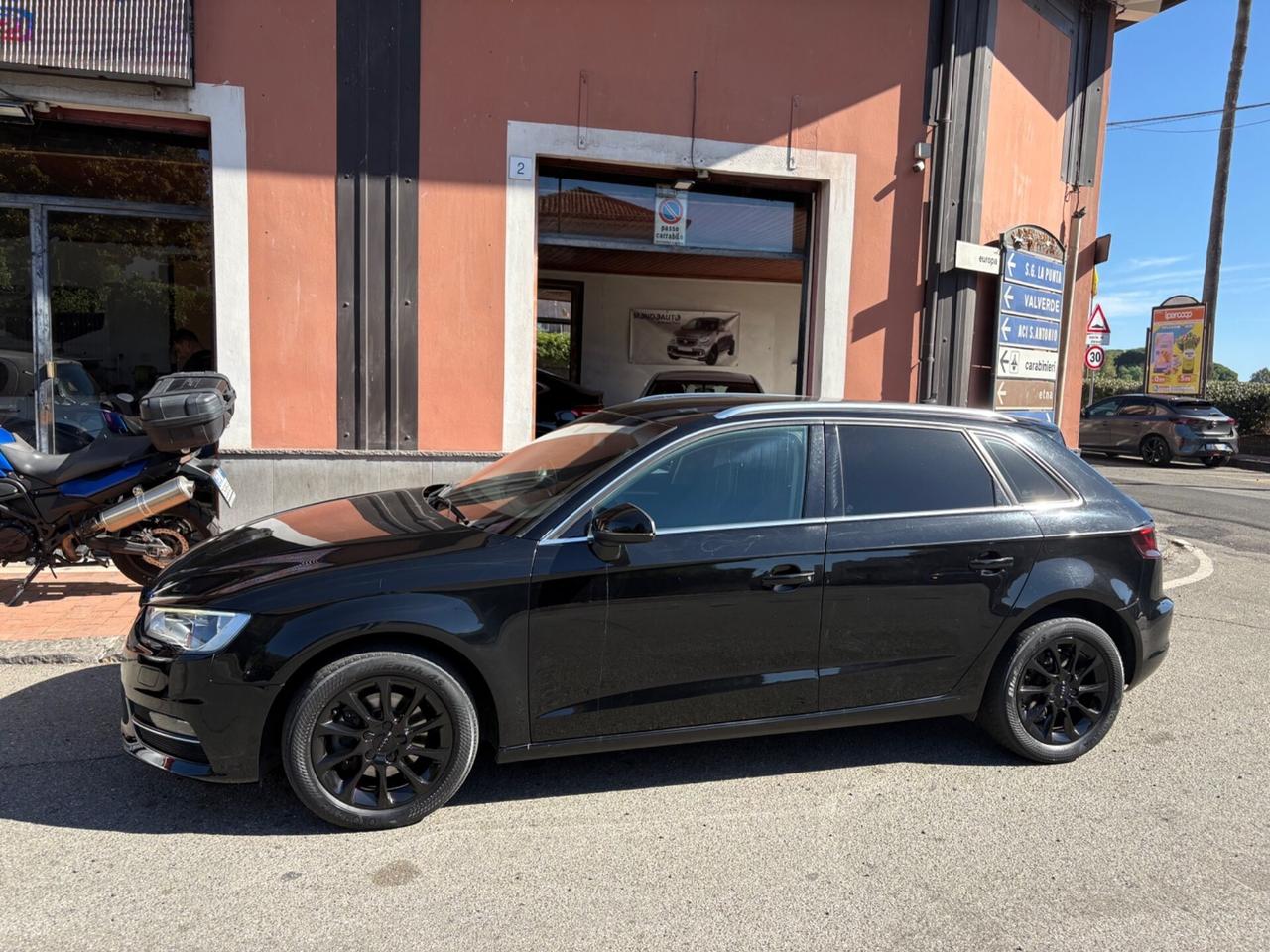 Audi A3 1.6 TDI clean diesel Ambition 110cv 2015