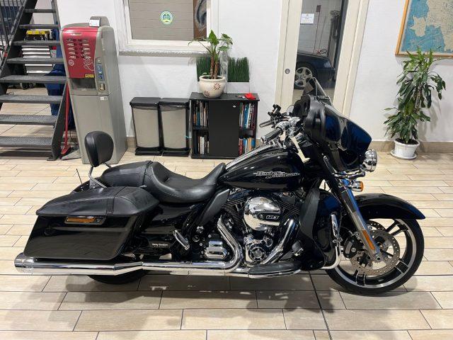 HARLEY-DAVIDSON FLHX Street Glide 103