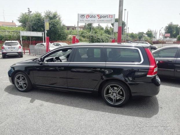 VOLVO V70 2.0d D4 180cv Super Polar Finanzio 2015