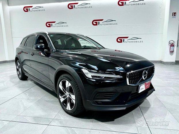Volvo V60 Cross Country B4 (d) AWD automatico Plus