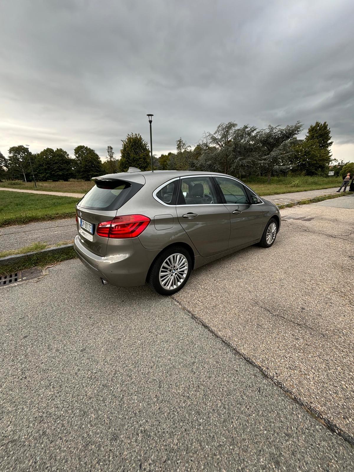 Bmw 2er Active Tourer 220d Luxury