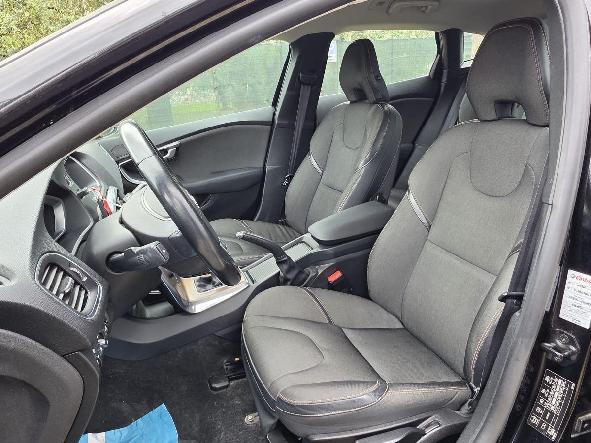 VOLVO - V40 Cross Country 1.6 d2 Momentum