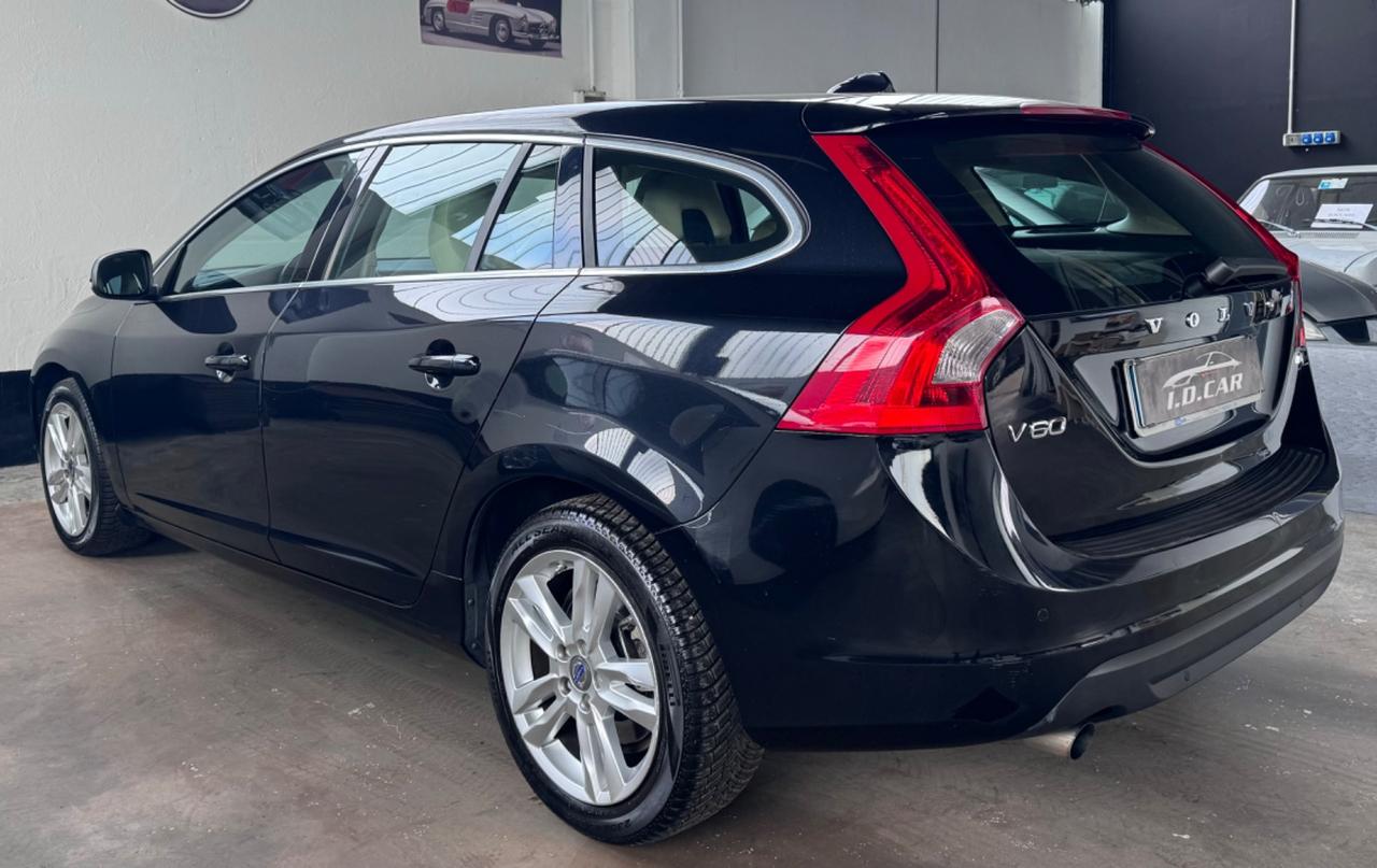 Volvo V60 D2 1.6 Powershift Summum