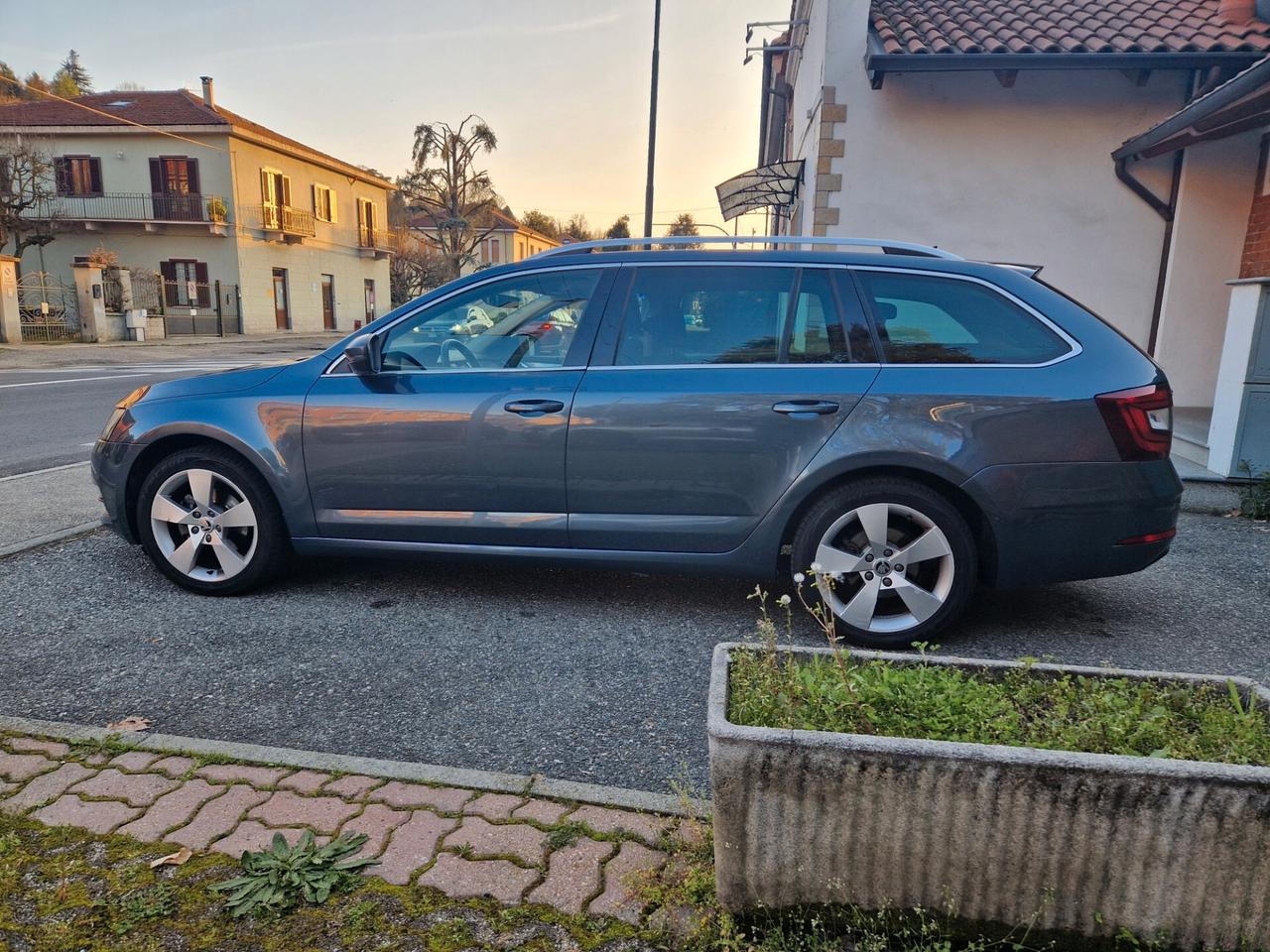 Skoda Octavia SW 1.4 110CV Metano, Carplay, Tetto panoram., Navi