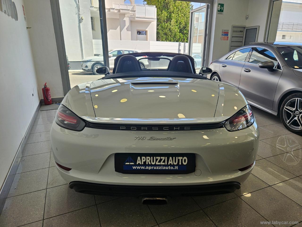 PORSCHE 718 Boxster