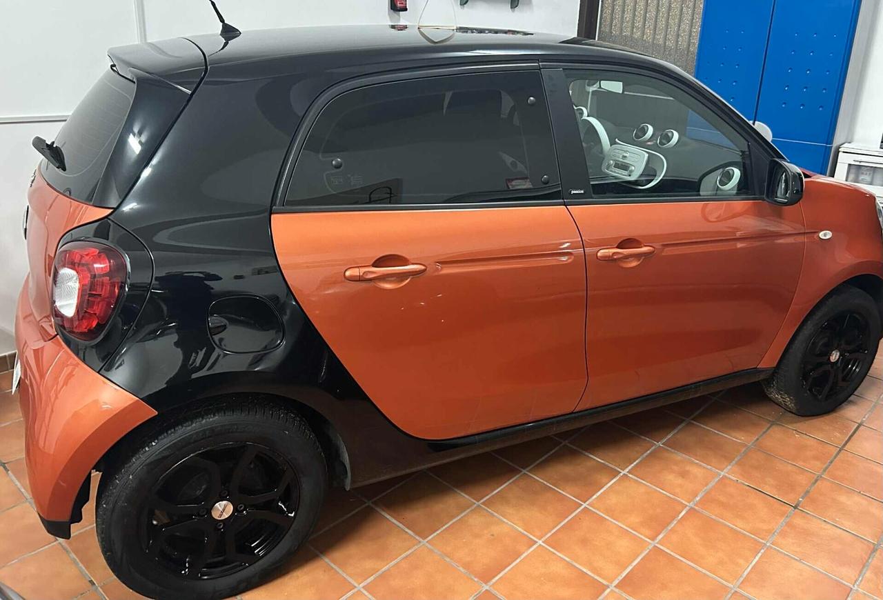 SMART FORFOUR 2015 PASSION 1.0 71CV MANUALE